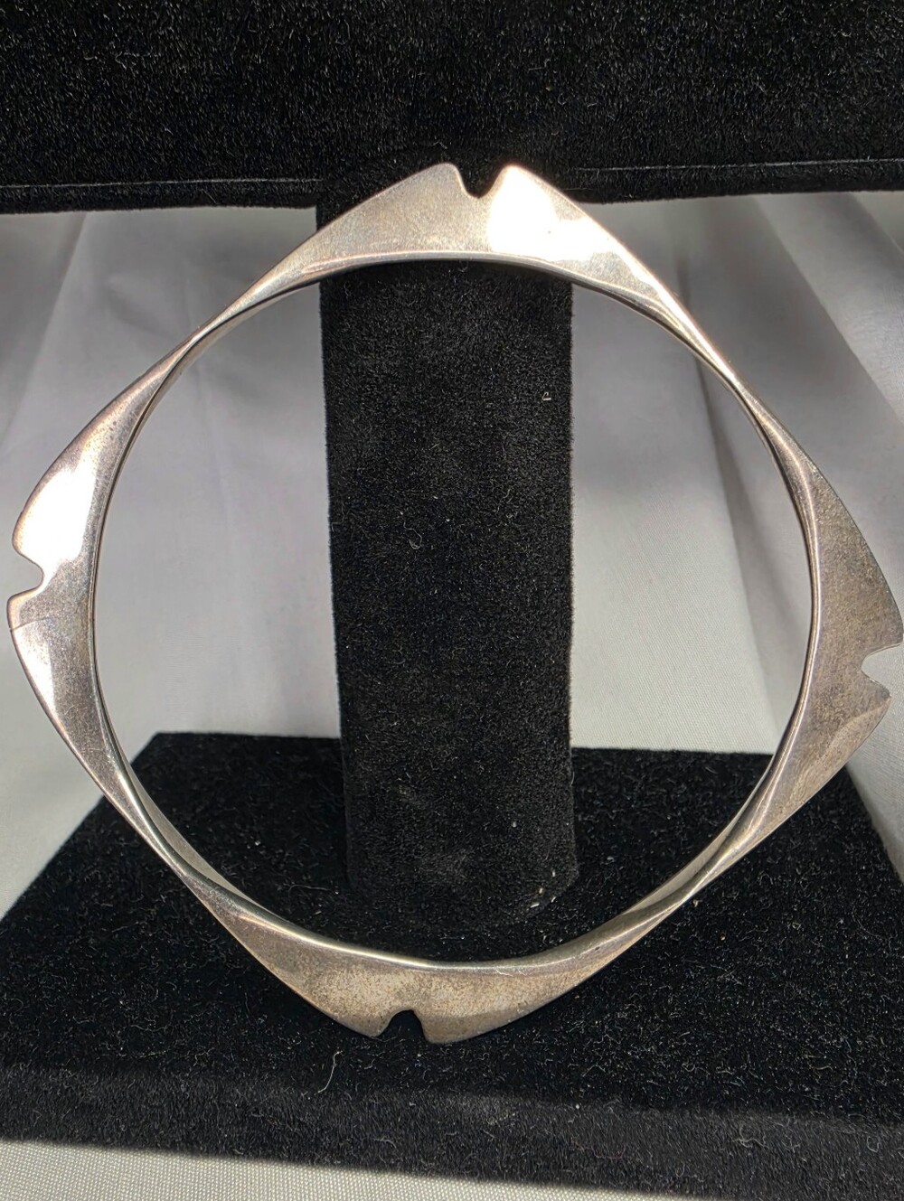 Vintage geometric Sterling Silver bangle bracelet